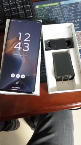 摩托罗拉 联想moto Edge 60s 曲面金刚 超薄大电池5GAI手机 12+256薄雾鸢尾